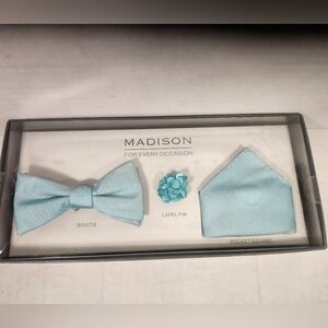 NWT Men's Madison Sky Blue Pocket Square Set